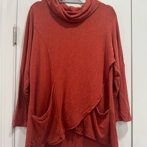 Magnolia Grace Long Sleeve Tulip Hem Sweater with pockets - size 2X